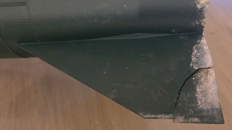 fin broken side